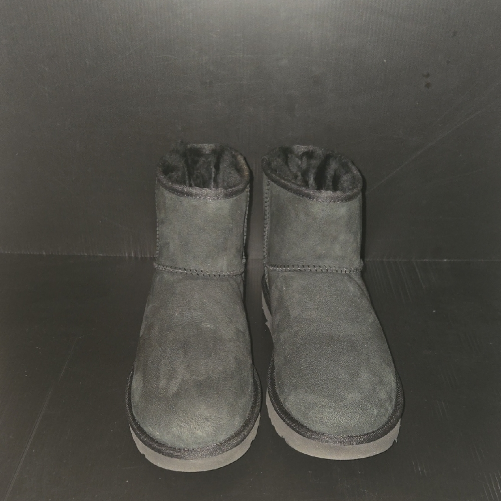 Ugg Woman Ckassic Mini Size 10 US